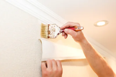 Pose de papier peint à Bénodet — revêtements muraux et toiles de verre